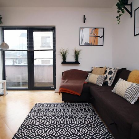 Centrally Located Spacious 2Br | Cohost Partners Кардифф Экстерьер фото