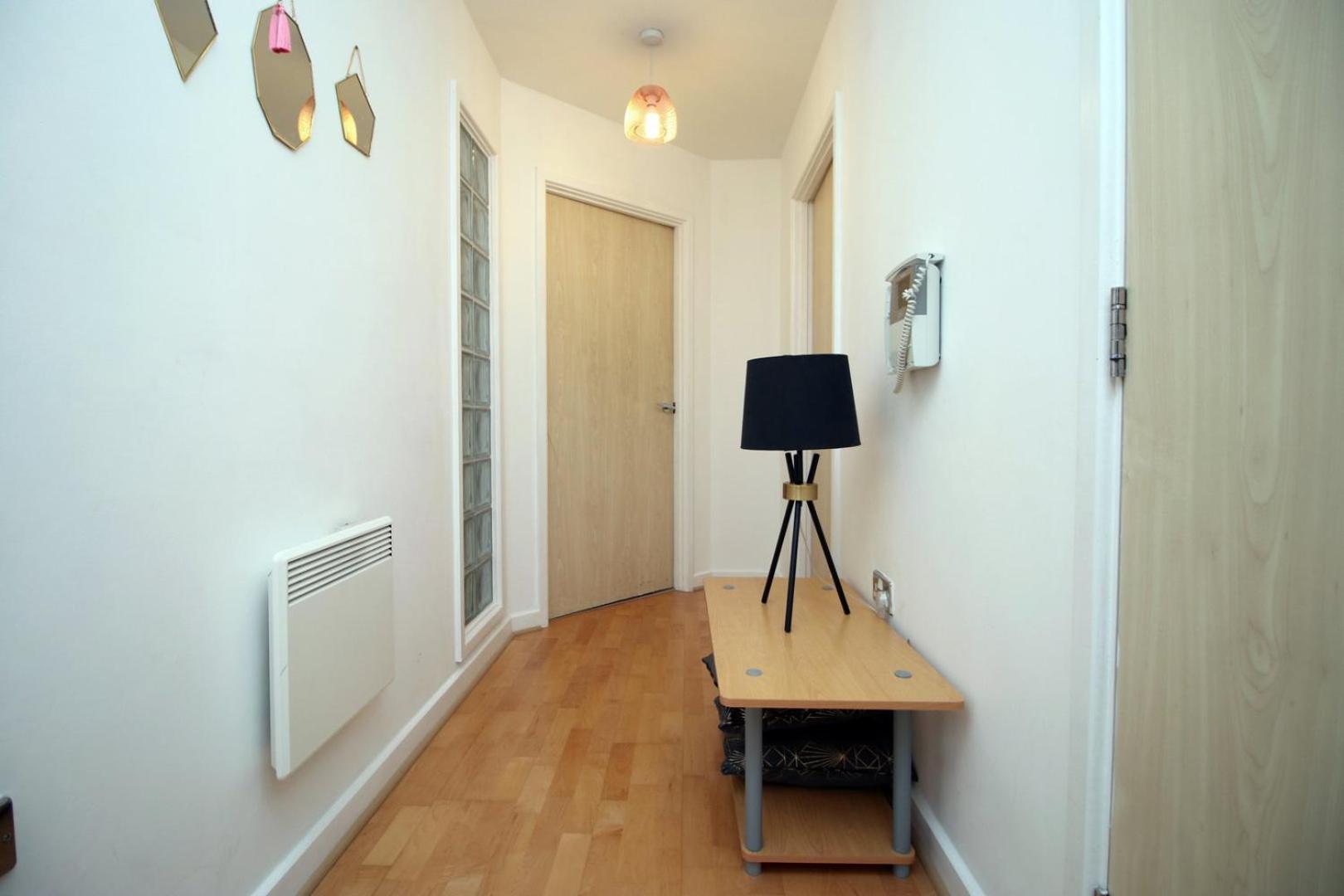 Centrally Located Spacious 2Br | Cohost Partners Кардифф Экстерьер фото