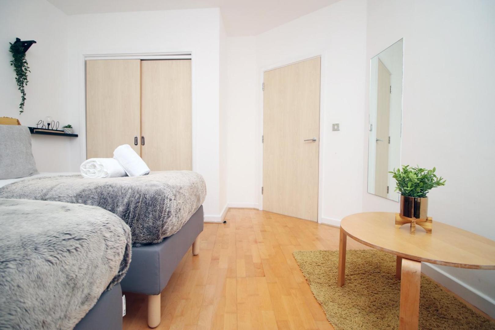 Centrally Located Spacious 2Br | Cohost Partners Кардифф Экстерьер фото